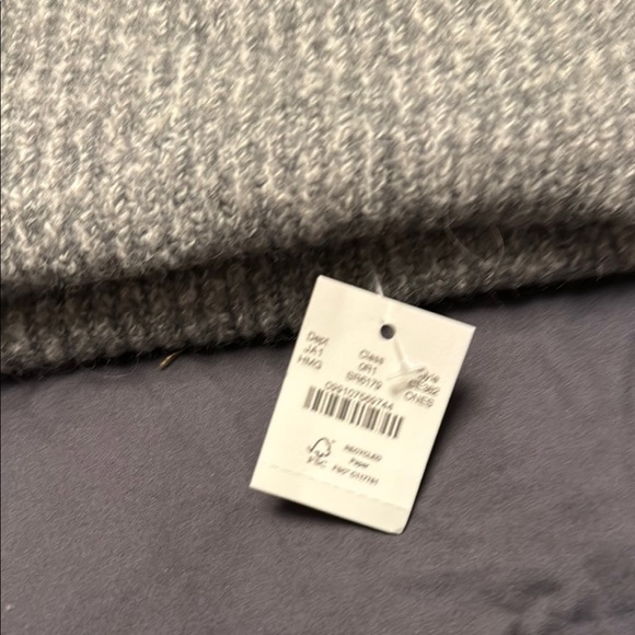 J.Crew Gray Marled Supersoft Yarn Beanie NWT - Picture 4 of 6